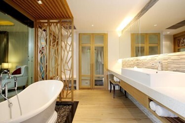 One Bedroom Suite with Pool Access