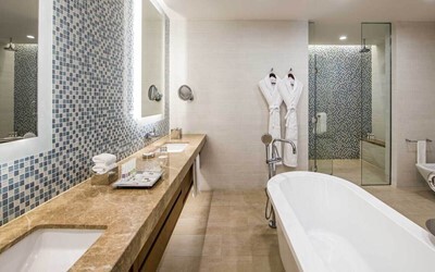 Corner Suite