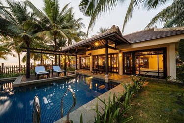 Impeccable Beach Step Villa