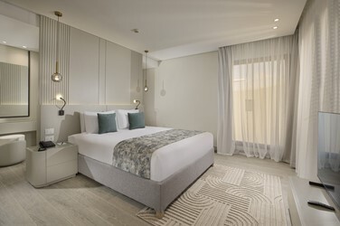 V Elite Suite Adult Only