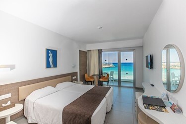 Twin Room Inland View / Twin Room Sea View