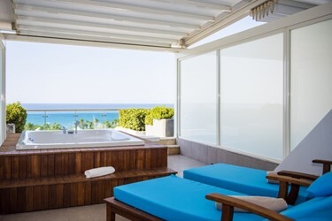 Deluxe Room with Terrace and Jacuzzi