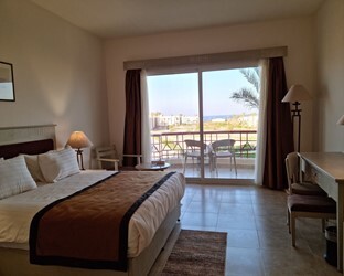 Family 2 Bedroom Pool View