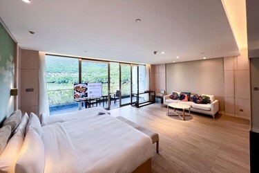 Lake View Family Room