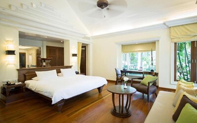 Pool Bungalow