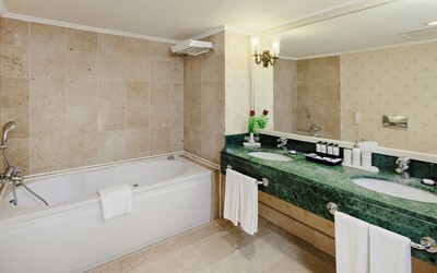 Royal King Suite