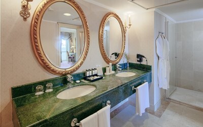 Royal King Suite
