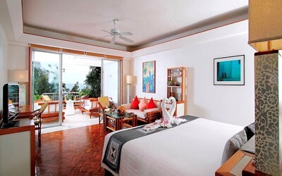 Royale Wing Suite
