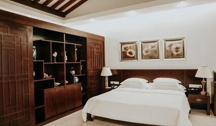 Three-Bedroom Courtyard