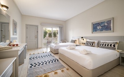 Premium Family Room Pool View