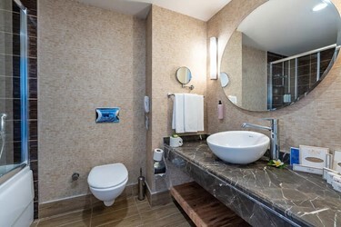 Familes-Couples Standard Room with Land/Sea View