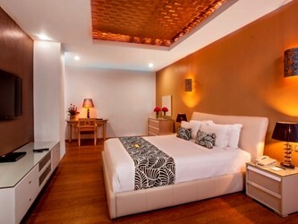 The Deluxe Suite