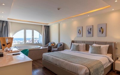 Family Jacuzzi Suite Partial SV