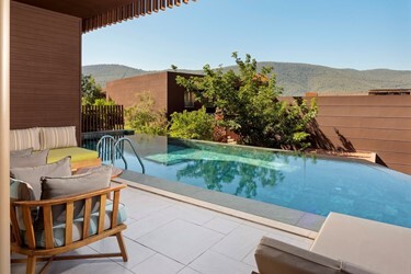 Swim Up Family Suite