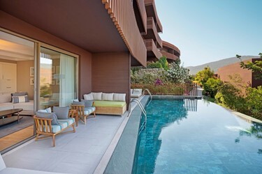 Swim Up Family Suite
