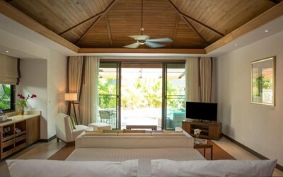 Oceanfront Pool Villa