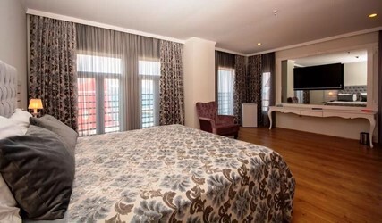 Amsterdam Luxury