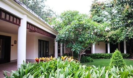 Five-Bedroom Courtyard