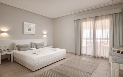 Deluxe Family Suite City Or Sea View