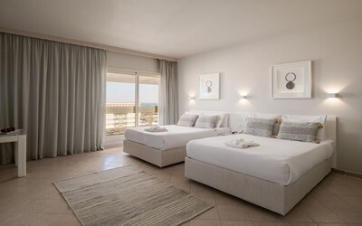 Deluxe Family Suite City Or Sea View