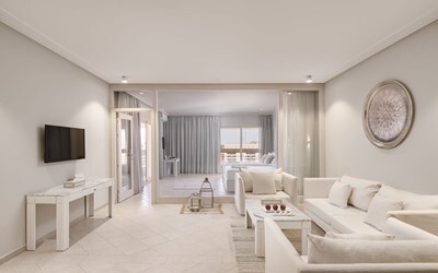Deluxe Family Suite City Or Sea View