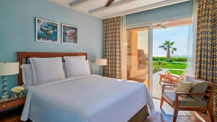 One Bedroom Deluxe Beach Suite Sea View