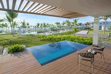 2 Bedrooms Suite Pavilion, Private Pool, Beach Front