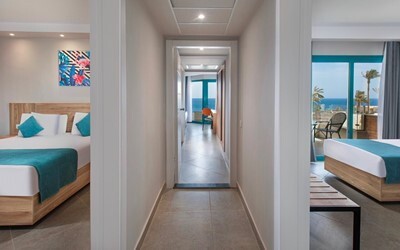 Family Room (3Bedrooms) Seaview