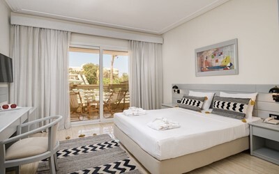 Premium Family Suite Pool View