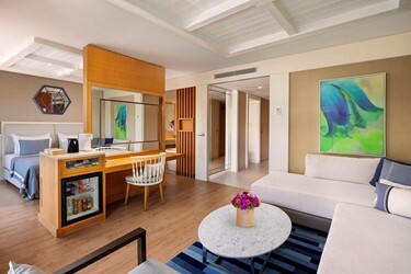 Swim Up Deluxe Room