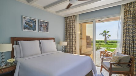 One Bedroom Premium Beach Suite Sea View
