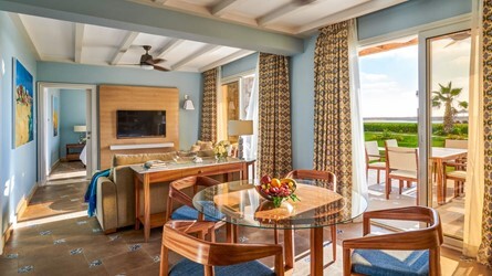 One Bedroom Premium Beach Suite Sea View
