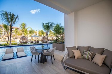 Club Junior Suite Swim Up Double