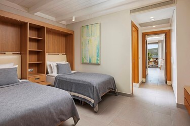 Swim Up Family Room