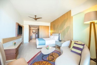 Club One Bedroom Master Suite