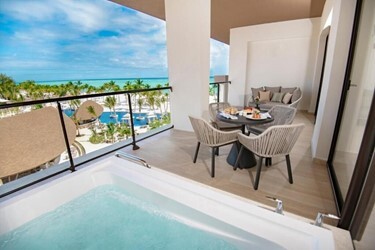 Club Ocean View One Bedroom Master Suite