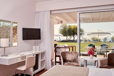 Bungalow Suite Beach Front