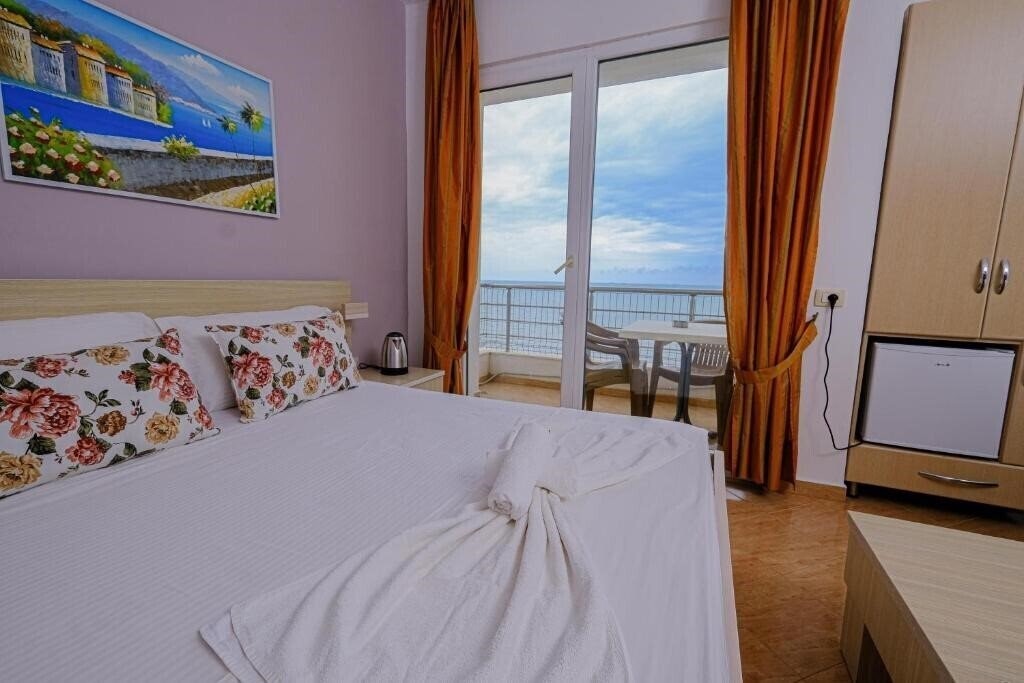 Отель Hotel Sunshine 3*