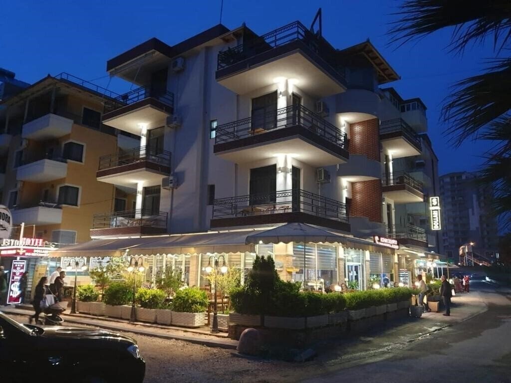 Отель Dollari 3*