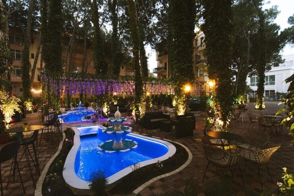 Фото Mali i Robit Hotel & Camping 3*