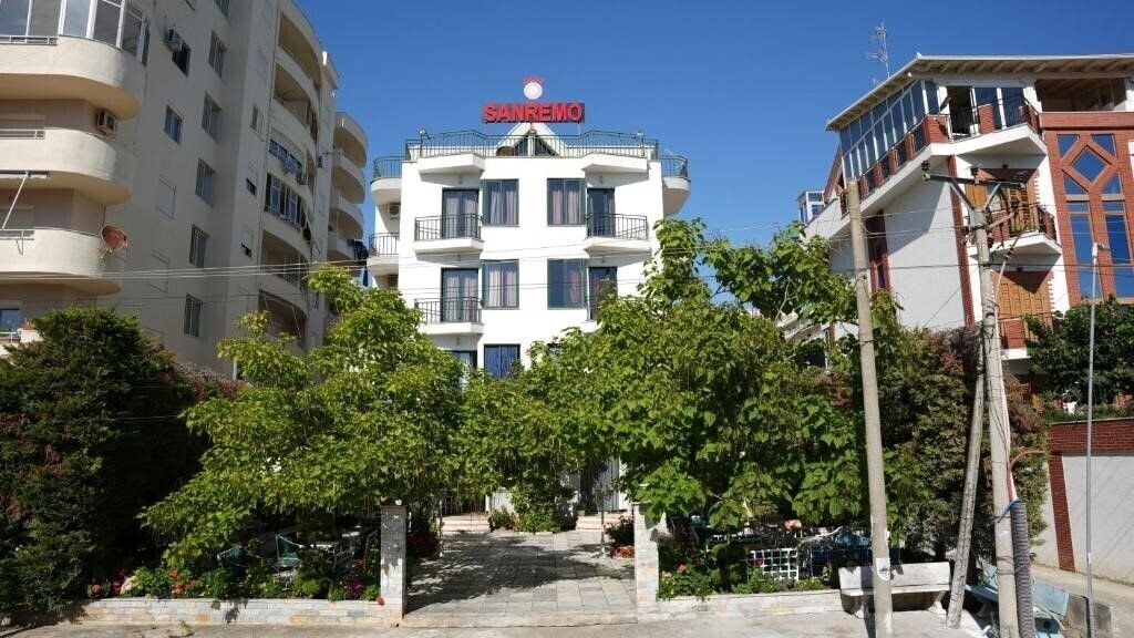 Фото Sanremo Hotel Restorant 3*