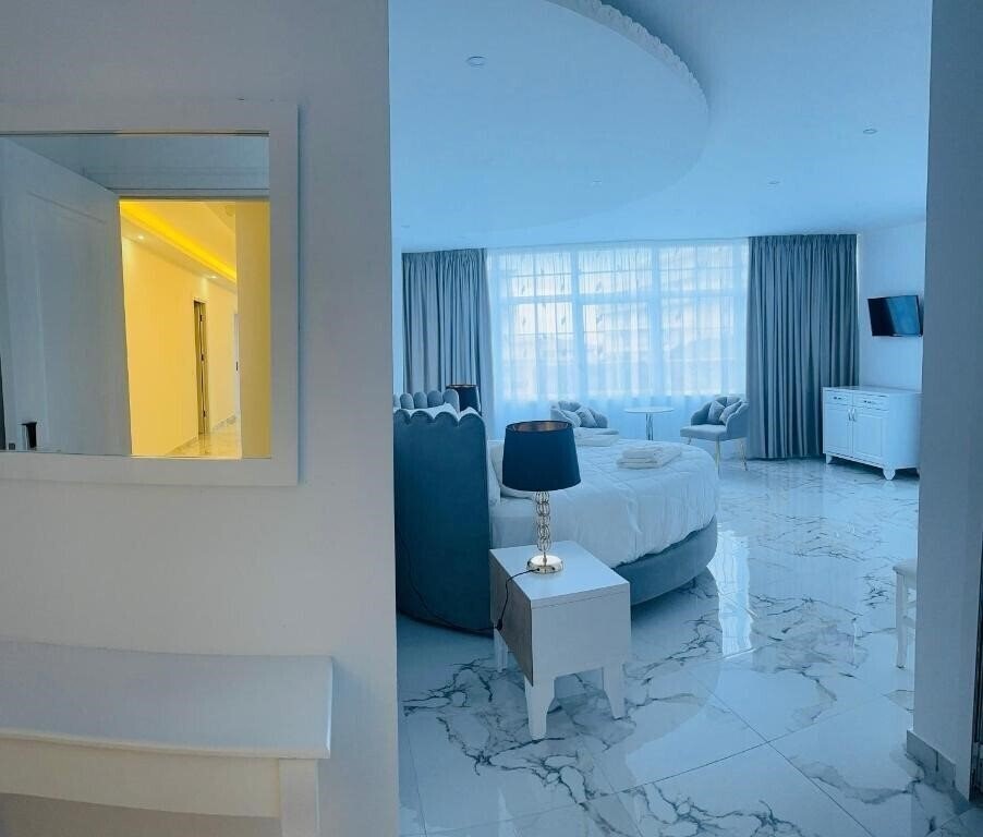 Изображение Ujvara 4 4*