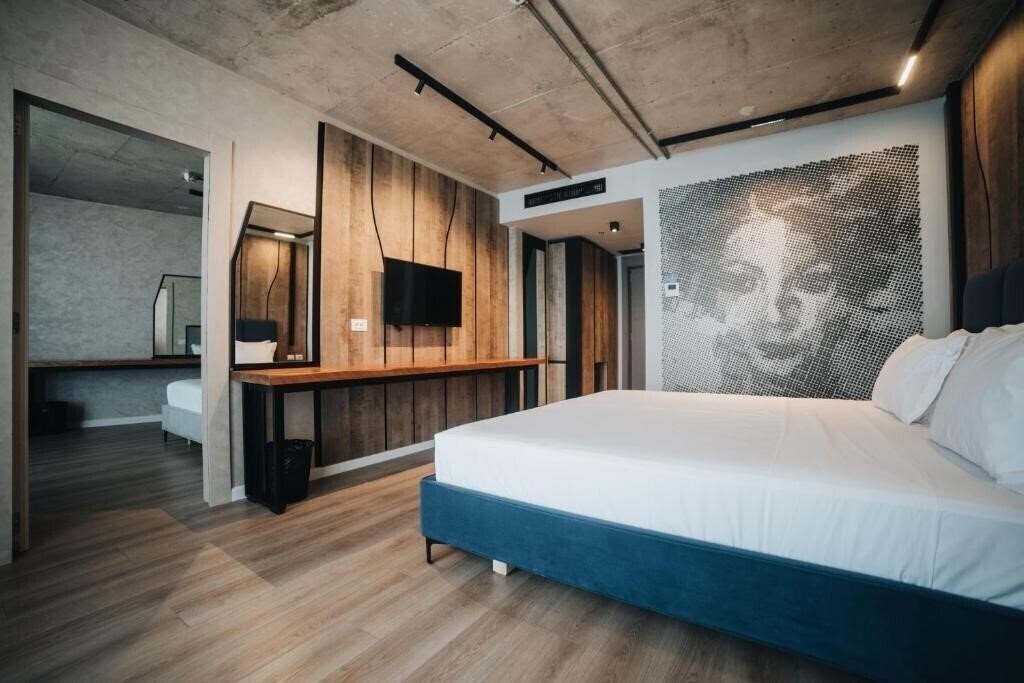 Отель AMR Hotel (ex. Atrio) 4*