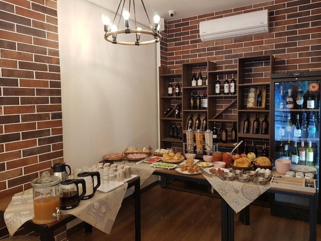 Изображение Peaky Hotel (ex. Ergis Hotel, Ergi's Hotel) 4*