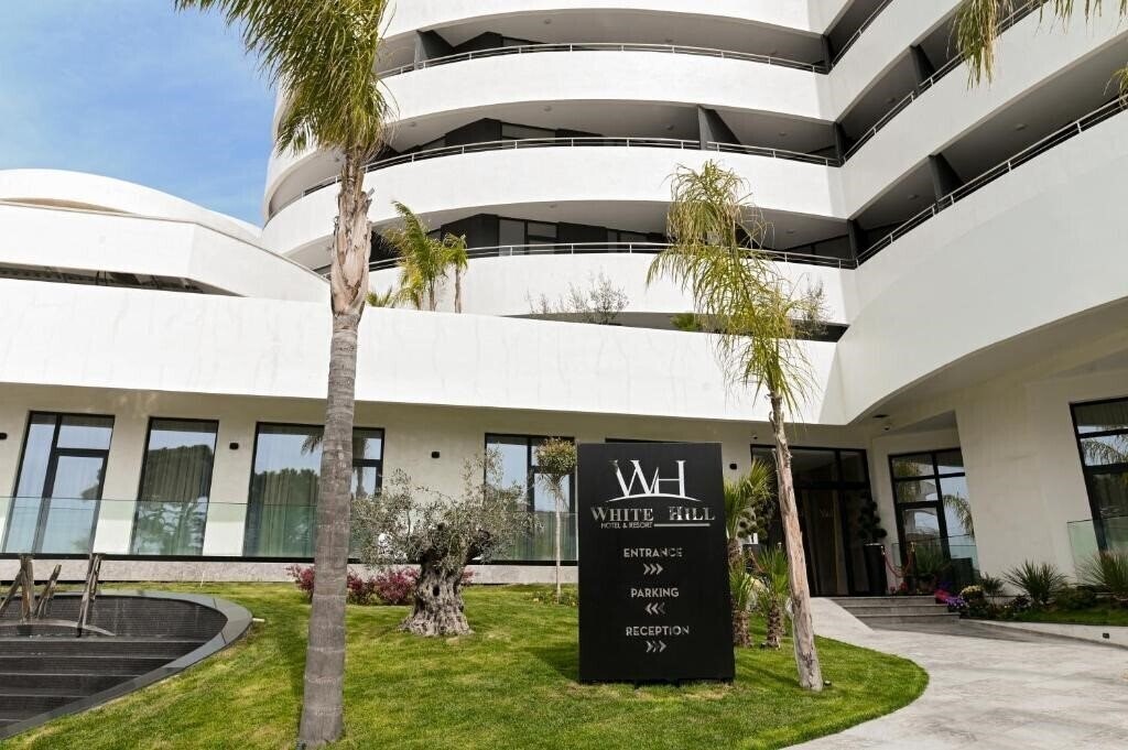 Отель White Hill 4*