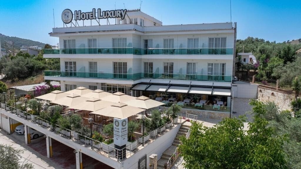 Отель Luxury 4*