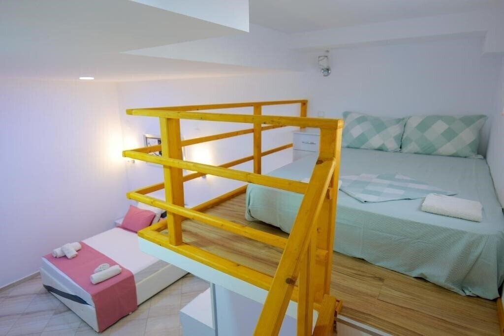 Фото Hotel Chris 2*