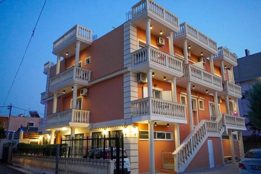 Отель Marku Palace (ex. Villa Marku Soanna) 3*