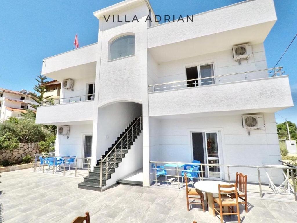Отель Vila Adrian 4*