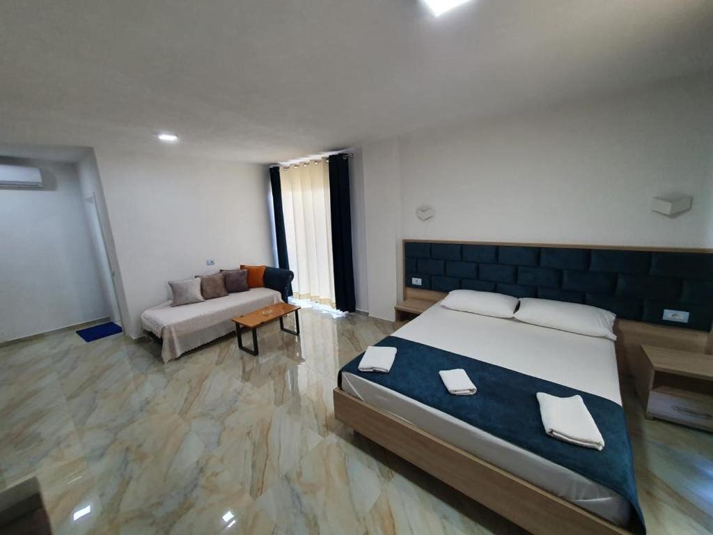 Фотография Hotel Eksamilia 3*